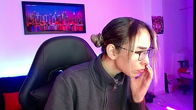 Snapshot of Niky_777 chatting on 10-15-25, 01:17 Niky 777 online show from 10-15-25, 01:17