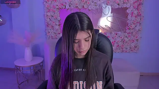 AlessiaCorleone  online show from 12-12-24, 07:59