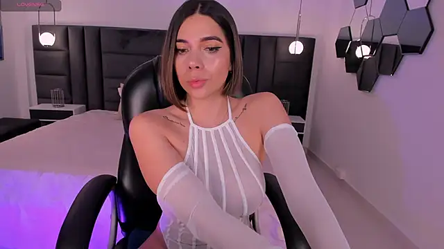 AmyWalker  online show from 02-01-25, 01:09