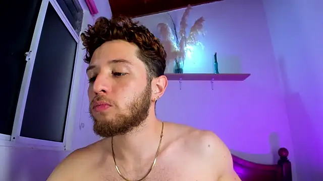 Juan Castano online show from 11-18-25, 07:02