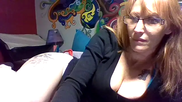 Snapshot of 4EyedSluttyGinger chatting on 01-01-25, 07:52 4EyedSluttyGinger online show from 01-01-25, 07:52