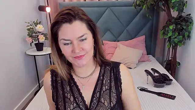 Snapshot of Adele_Russo chatting on 02-05-25, 07:20 Adele Russo online show from 02-05-25, 07:20