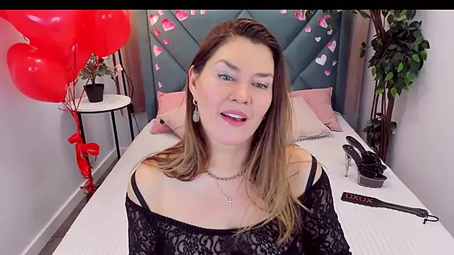 Snapshot of Adele_Russo chatting on 02-12-25, 04:22 Adele Russo online show from 02-12-25, 04:22