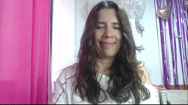 Snapshot of Victoria_meester chatting on 02-18-25, 09:53 Victoria meester online show from 02-18-25, 09:53