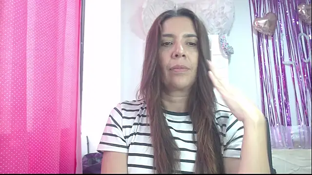 Snapshot of Victoria_meester chatting on 02-19-25, 04:11 Victoria meester online show from 02-19-25, 04:11