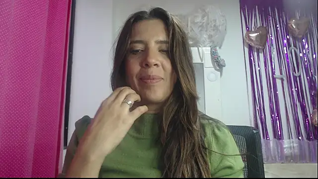 Snapshot of Victoria_meester chatting on 02-20-25, 10:15 Victoria meester online show from 02-20-25, 10:15
