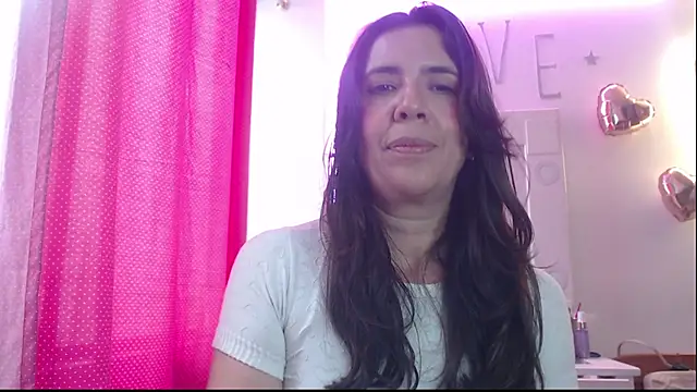 Snapshot of Victoria_meester chatting on 02-25-25, 05:25 Victoria meester online show from 02-25-25, 05:25