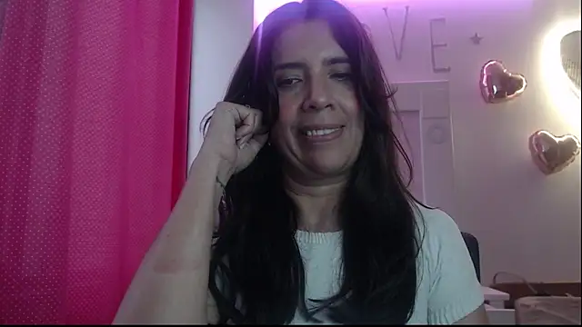 Snapshot of Victoria_meester chatting on 02-25-25, 08:30 Victoria meester online show from 02-25-25, 08:30