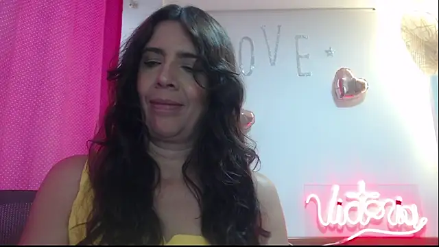 Snapshot of Victoria_meester chatting on 03-05-25, 08:32 Victoria meester online show from 03-05-25, 08:32