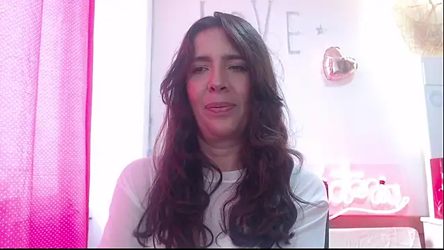 Snapshot of Victoria_meester chatting on 03-08-25, 04:39 Victoria meester online show from 03-08-25, 04:39