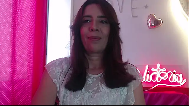 Snapshot of Victoria_meester chatting on 03-21-25, 04:07 Victoria meester online show from 03-21-25, 04:07