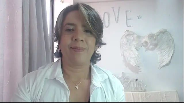 Snapshot of Victoria_meester chatting on 09-13-25, 03:01 Victoria meester online show from 09-13-25, 03:01