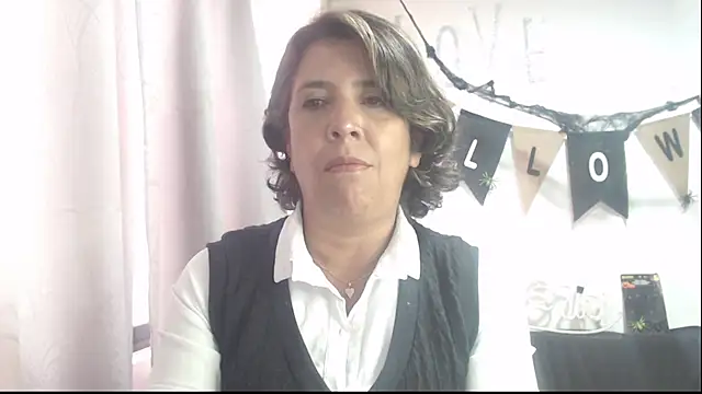 Snapshot of Victoria_meester chatting on 10-15-25, 08:20 Victoria meester online show from 10-15-25, 08:20