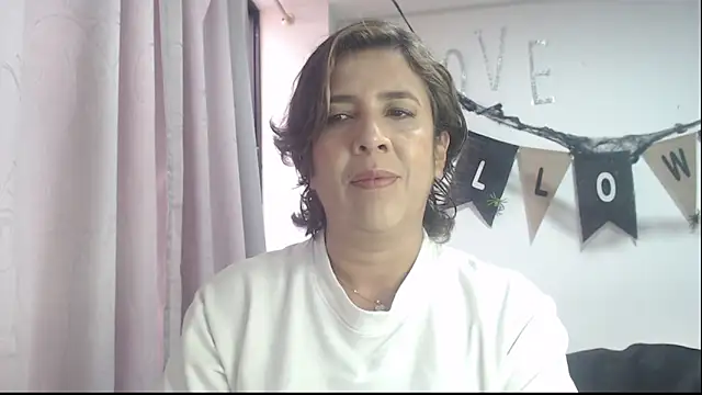 Snapshot of Victoria_meester chatting on 10-23-25, 02:27 Victoria meester online show from 10-23-25, 02:27