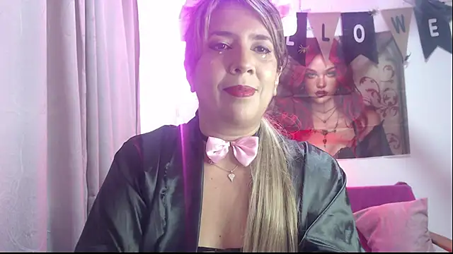 Snapshot of Victoria_meester chatting on 10-29-25, 03:03 Victoria meester online show from 10-29-25, 03:03