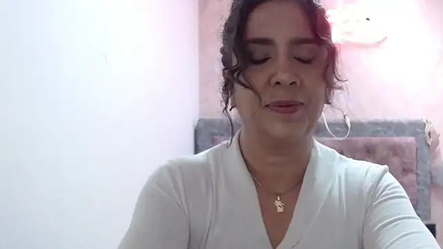 Victoria meester online show from 06-17-26, 01:56