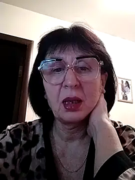 AlbinaXPretty online show from 01-28-25, 06:49