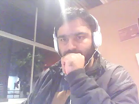 Snapshot of JohnBond009 chatting on 04-15-26, 07:58 JohnBond009 online show from 04-15-26, 07:58