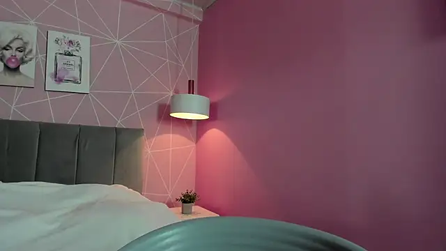 dolly zoe online show from 03-19-25, 05:19