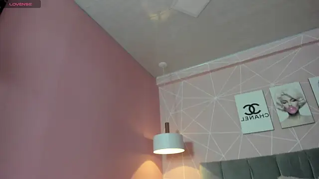 dolly zoe online show from 10-11-25, 01:38