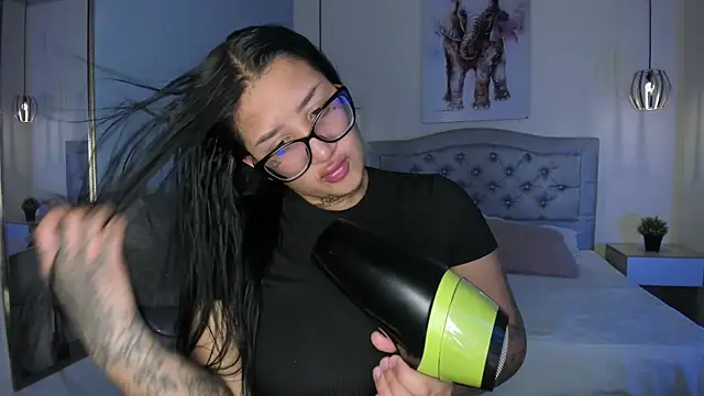 ayshel   online show from 10-24-25, 09:11