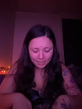 Snapshot of xocrybaby chatting on 11-12-25, 05:19 xocrybaby online show from 11-12-25, 05:19