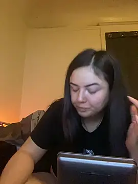 Snapshot of xocrybaby chatting on 11-29-25, 03:59 xocrybaby online show from 11-29-25, 03:59