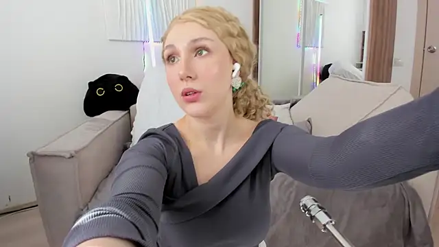 CarolMay online show from 05-03-26, 05:46