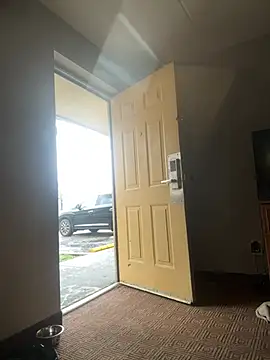 Stressreliever82 online show from 04-04-26, 06:27