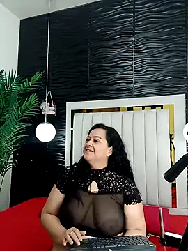 Snapshot of lucia_vonne_ chatting on 01-07-25, 12:09 lucia vonne online show from 01-07-25, 12:09