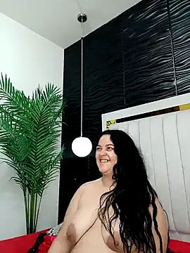 Snapshot of lucia_vonne_ chatting on 02-07-25, 05:07 lucia vonne online show from 02-07-25, 05:07