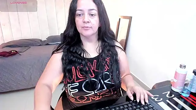 Snapshot of lucia_vonne_ chatting on 02-28-26, 09:16 lucia vonne online show from 02-28-26, 09:16
