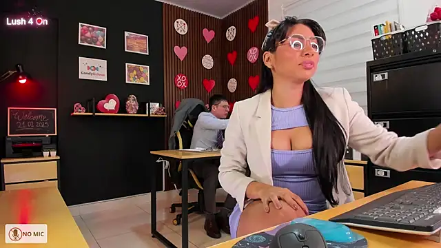 Office Naughty Girl online show from 02-21-25, 10:15