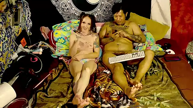 Snapshot of newboofgoofin chatting on 11-24-25, 08:08 newboofgoofin online show from 11-24-25, 08:08