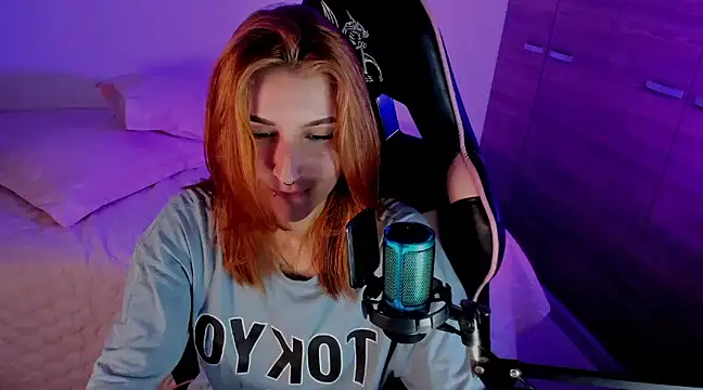 Snapshot of Dakotaa_ chatting on 12-21-24, 04:41 Dakotaa online show from 12-21-24, 04:41