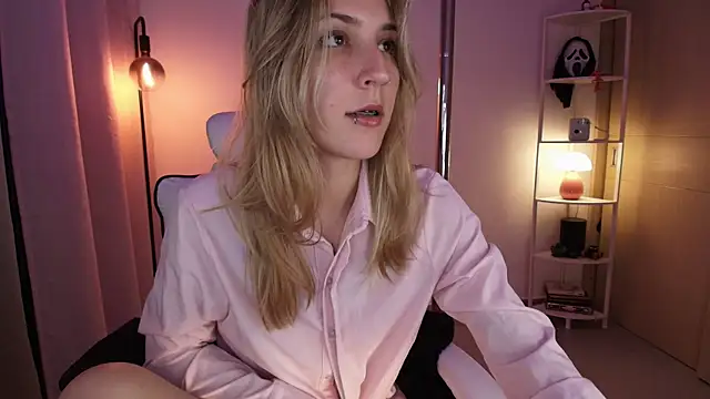 Dakotaa  online show from 12-23-25, 03:15