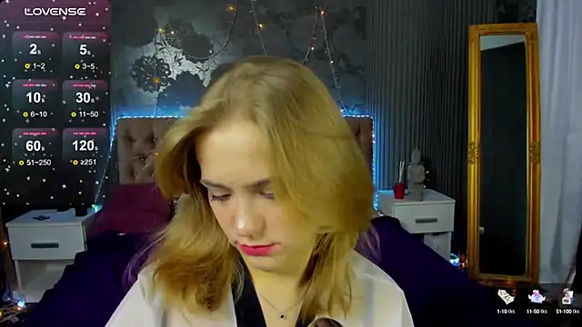 Snapshot of DellaRowe chatting on 12-04-24, 01:42 DellaRowe online show from 12-04-24, 01:42