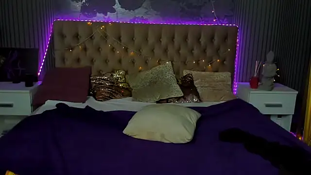 Snapshot of DellaRowe chatting on 12-10-24, 04:27 DellaRowe online show from 12-10-24, 04:27