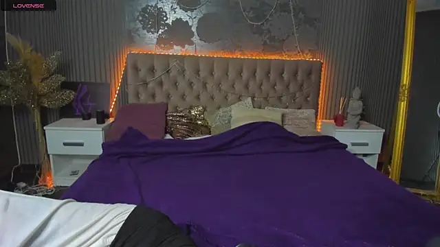 Snapshot of DellaRowe chatting on 12-11-24, 01:28 DellaRowe online show from 12-11-24, 01:28
