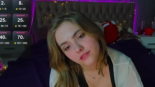 Snapshot of DellaRowe chatting on 01-06-25, 04:23 DellaRowe online show from 01-06-25, 04:23