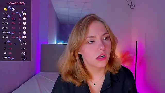 Snapshot of DellaRowe chatting on 09-23-25, 12:30 DellaRowe online show from 09-23-25, 12:30