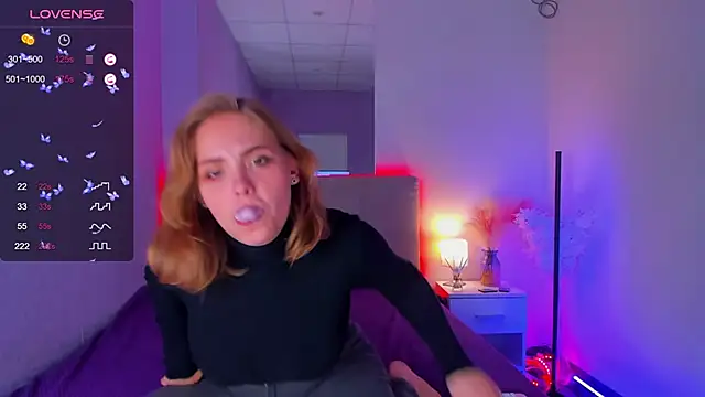 Snapshot of DellaRowe chatting on 10-06-25, 12:24 DellaRowe online show from 10-06-25, 12:24