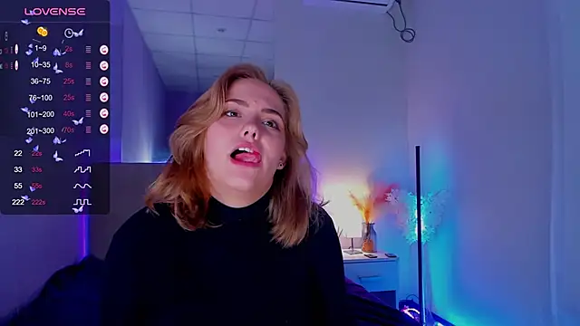 Snapshot of DellaRowe chatting on 10-07-25, 12:24 DellaRowe online show from 10-07-25, 12:24