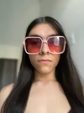 valendoll online show from 10-20-25, 09:48