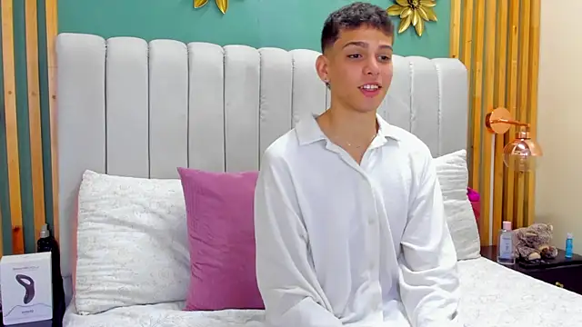 Snapshot of Jasson_smit chatting on 12-07-24, 01:18 Jasson smit online show from 12-07-24, 01:18