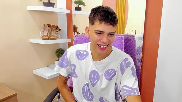 Snapshot of Jasson_smit chatting on 12-18-24, 01:34 Jasson smit online show from 12-18-24, 01:34