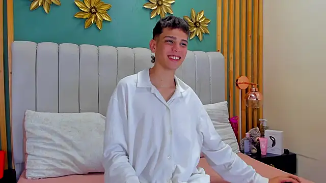 Snapshot of Jasson_smit chatting on 12-21-24, 01:32 Jasson smit online show from 12-21-24, 01:32