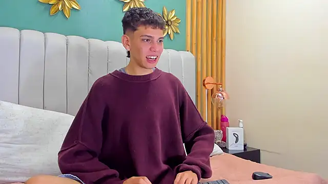 Snapshot of Jasson_smit chatting on 12-22-24, 12:38 Jasson smit online show from 12-22-24, 12:38