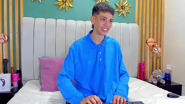 Snapshot of Jasson_smit chatting on 01-06-25, 12:57 Jasson smit online show from 01-06-25, 12:57