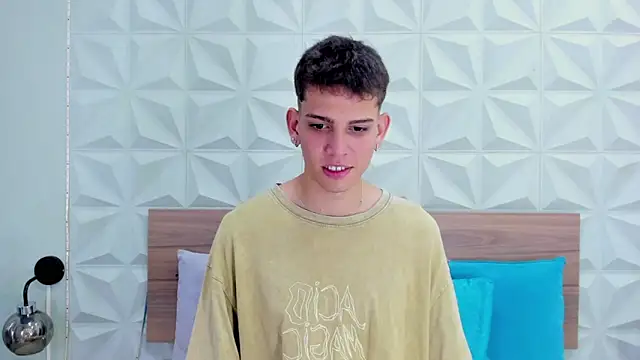 Snapshot of Jasson_smit chatting on 02-08-25, 12:50 Jasson smit online show from 02-08-25, 12:50